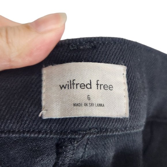 Aritzia Wilfred Free Modern Cargo Pants  in Black - Picture 8 of 10